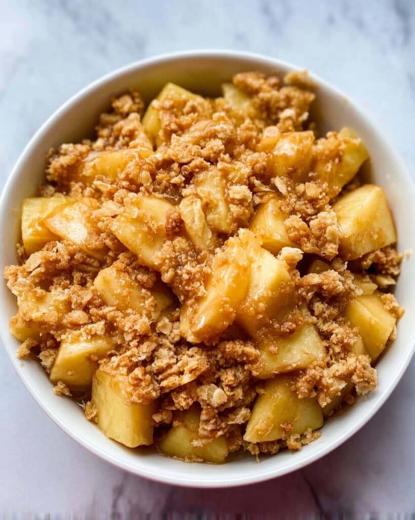 Easy Apple Crisp Recipe for an Old-Fashioned Classic Recipe